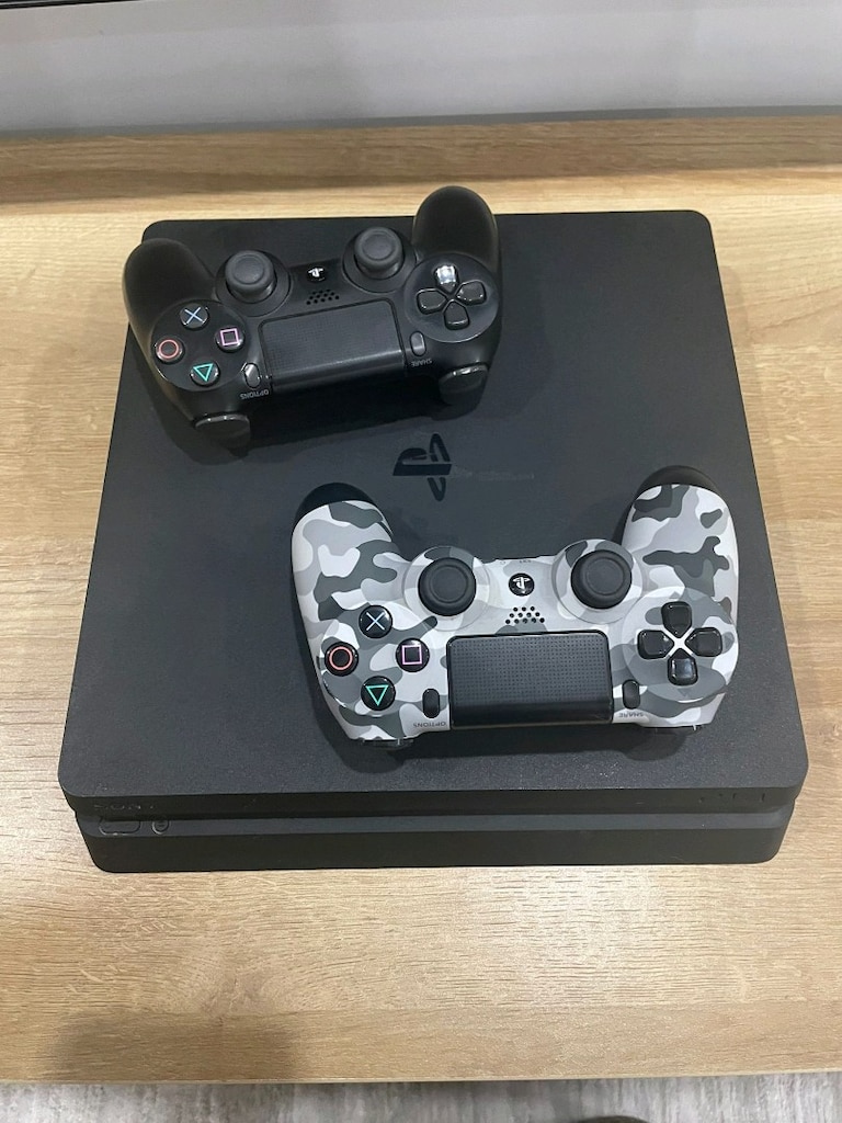 Ps 4 Slim Kasa - 3