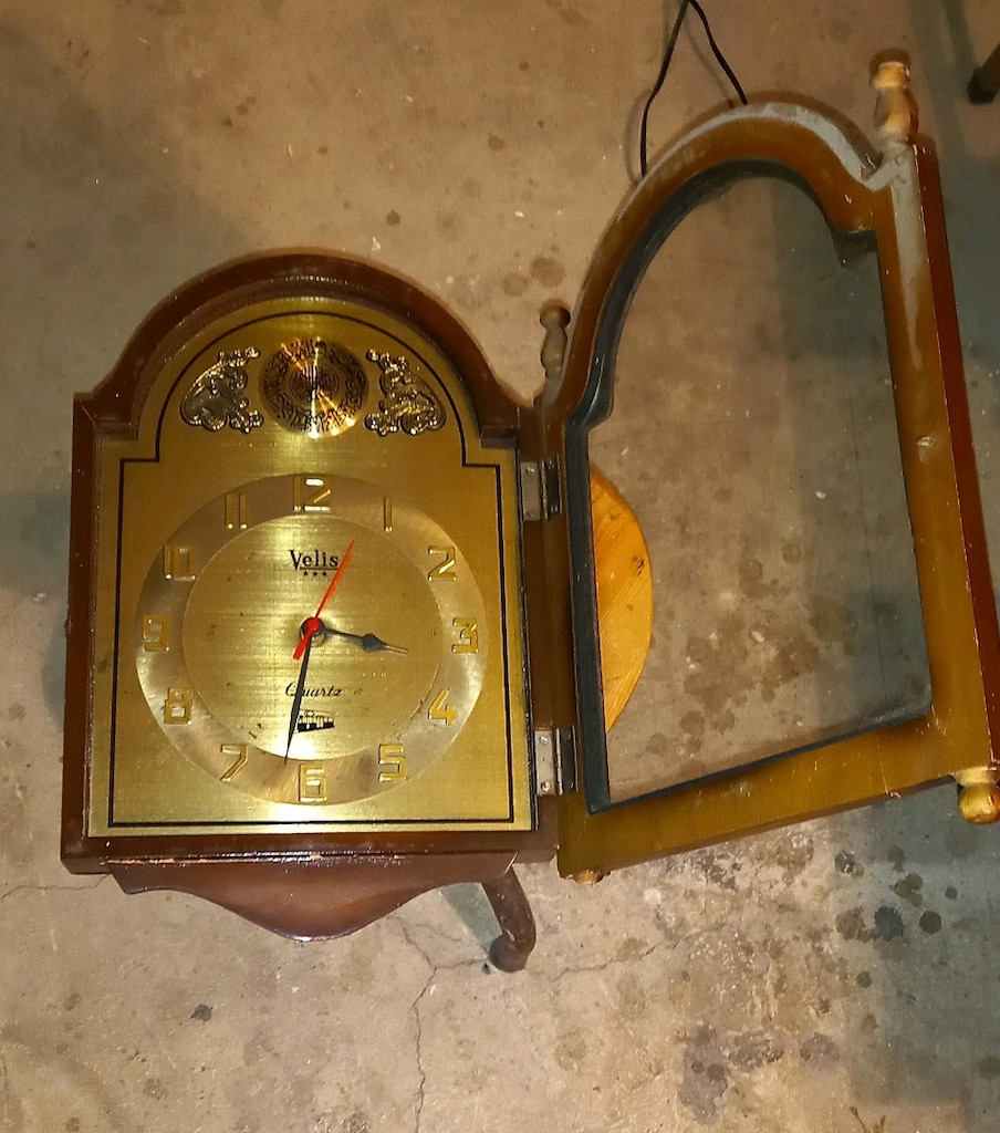 ANTİKA 1960'S VELİS QUARTZ, PENCERELİ DUVAR SAATİ. - 2