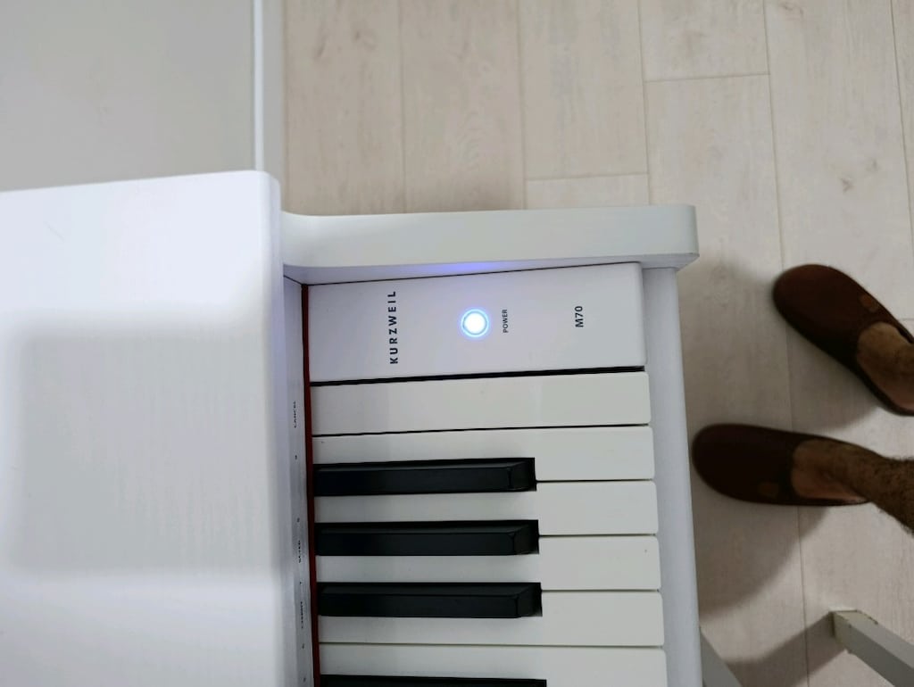 KURZWEIL M70 BEYAZ DİJİTAL PİYANO – TEMİZ, ÖZENLE KULLANILMIŞ - 4