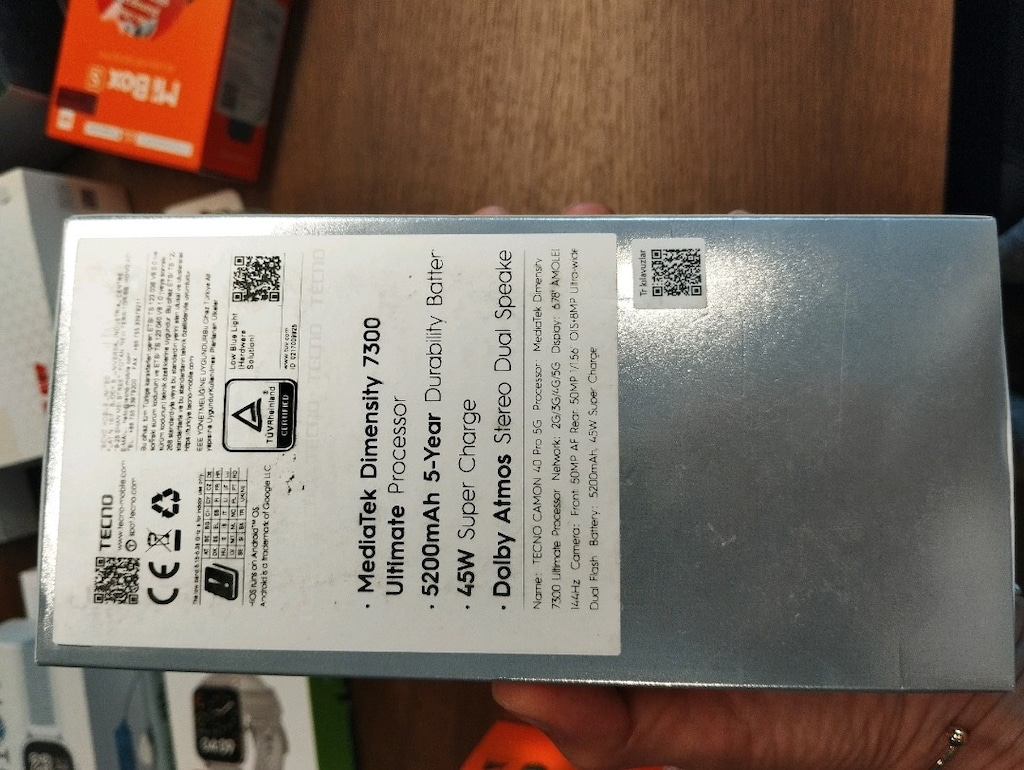 Tecno camon 40 pro 5 g - 2