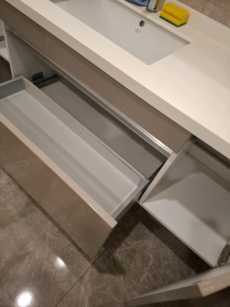 İki banyo dolap takımı ve mutfak dolabı set - 3