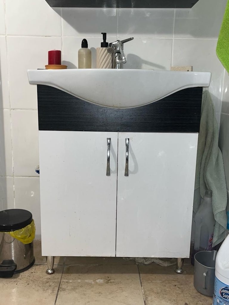 BANYO DOLABI (LAVABO, ARMATÜR, SİFON) - 2