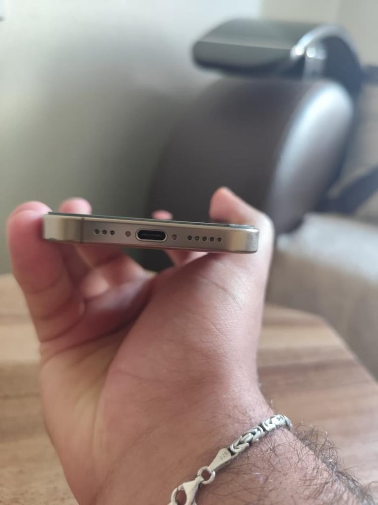 İPHONE 16 PRO - 8