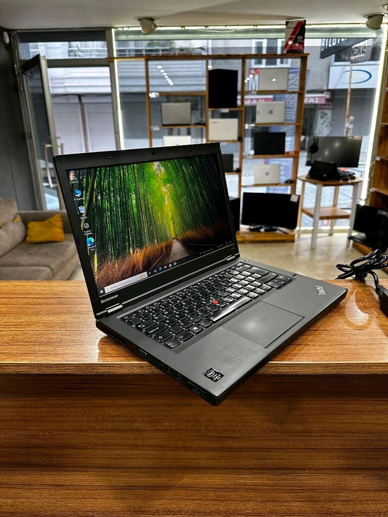 Lenovo Thinkpad İ5 İşlemci 8 GB RAM 256 GB SSD Işıklı Klavye - 4