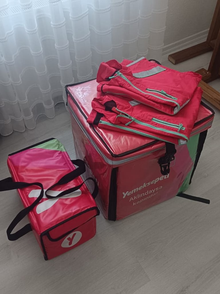 Kurye Seti - 1 Büyük, 1 Küçük Çanta + 2 Adet Yelek