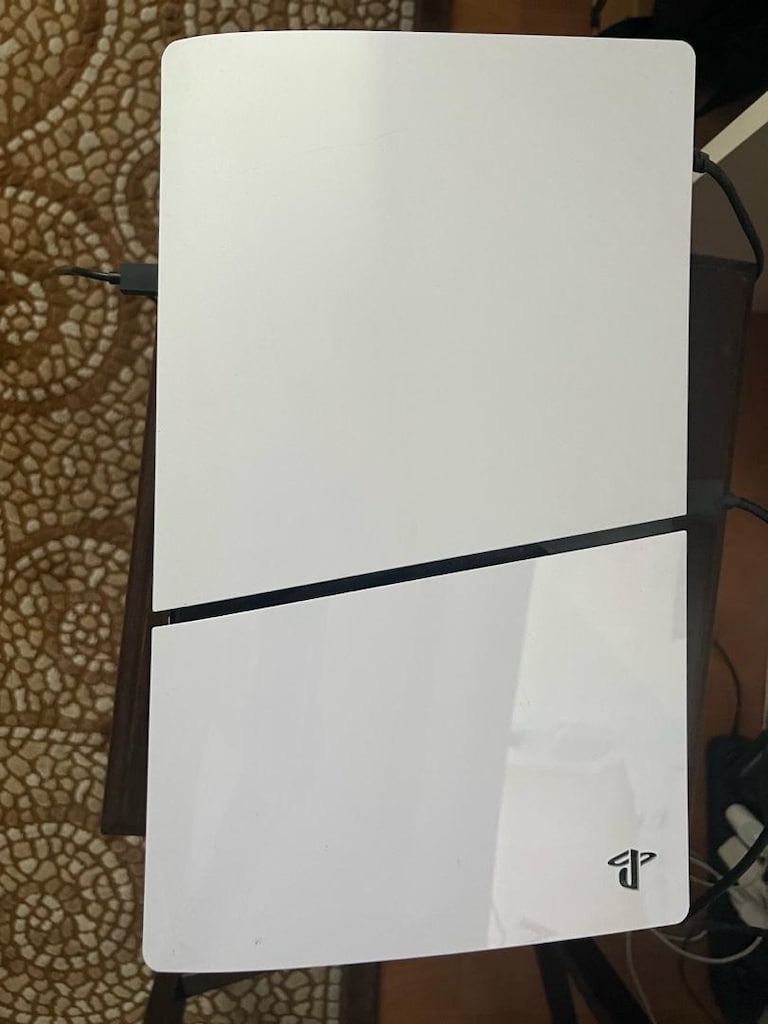 SATILIK PLAYSTATION 5 SLIM DIGITAL + 2 KOL + ŞARJ İSTASYONU - 2