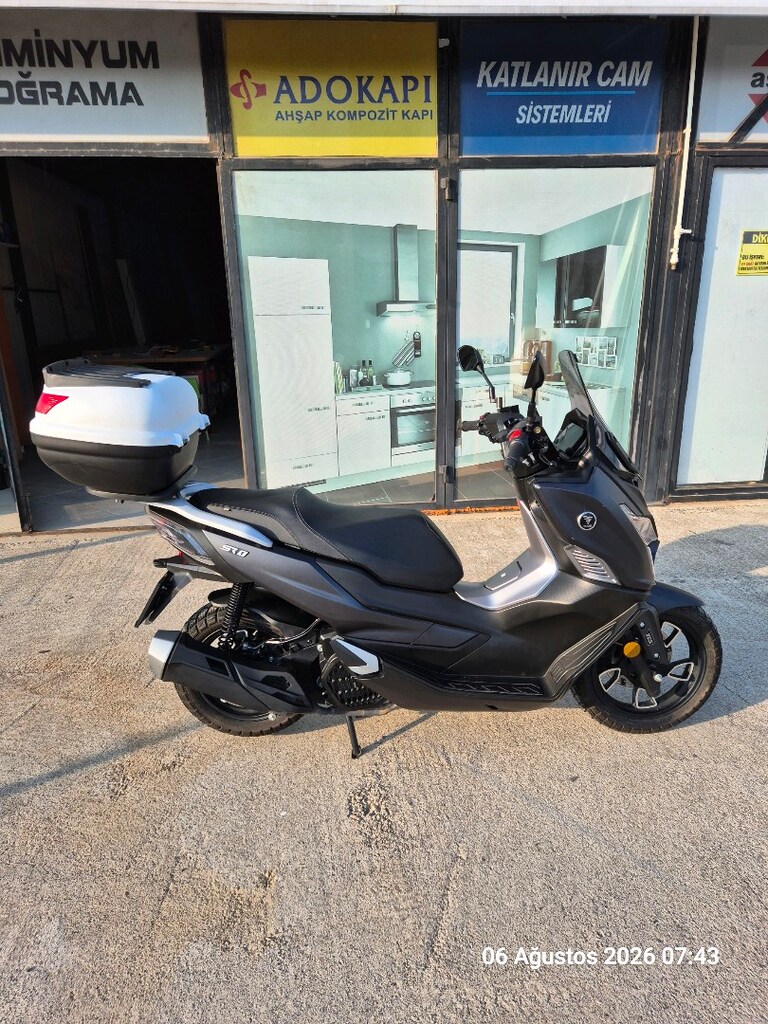 VOGE SR1 125 CC - 3