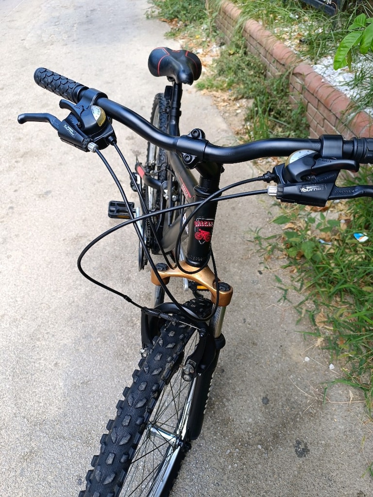 Teker 26. Aluminyum. Shimano 21 hız. 2 amortisör. Sorunsuz ve temiz. - 4