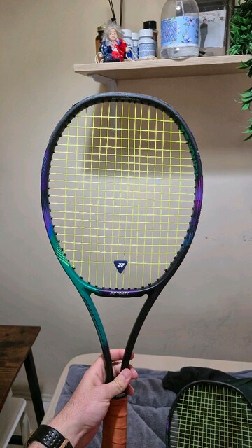 Yonex Vcore 97 Tenis raketi