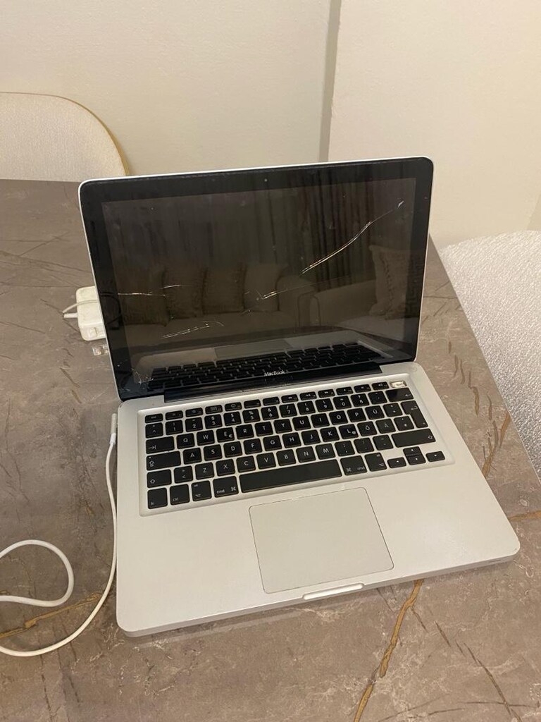 MacBook Pro 13.3inç - 8