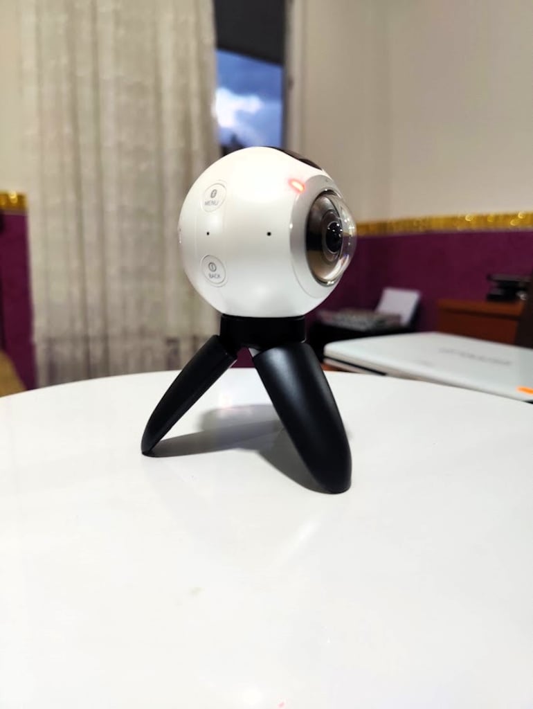 SAMSUNG GEAR 360 YÜKSEK ÇÖZÜNÜRLÜKLÜ KAMERA + 8GB SD KART + GÜNCEL APK - 9