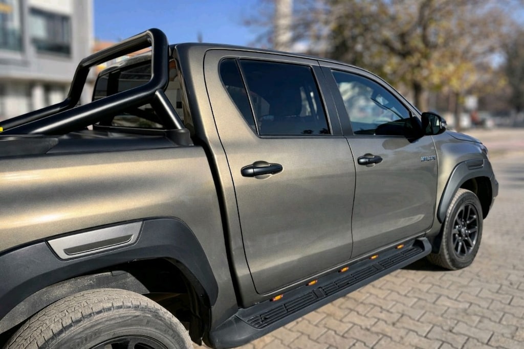 2023 Model HİLUX 2.4 - 4X4 Invincible - JBL - Servis Bakımlı - 2