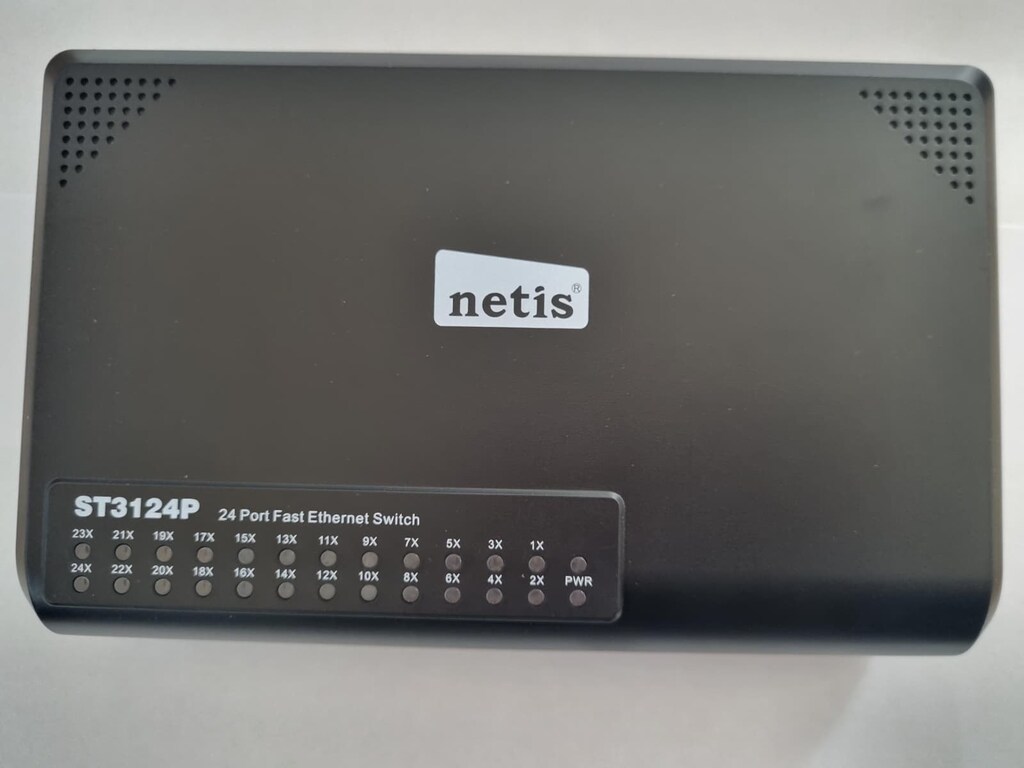 Netis ST3124P 24 Port Fast Ethernet Switch (10/100 Mbps)