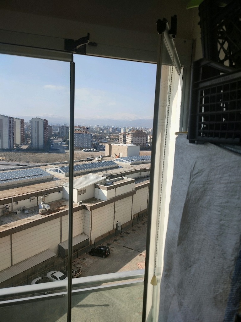 Ataşehir Konutları'nda satılık cam balkon - 2