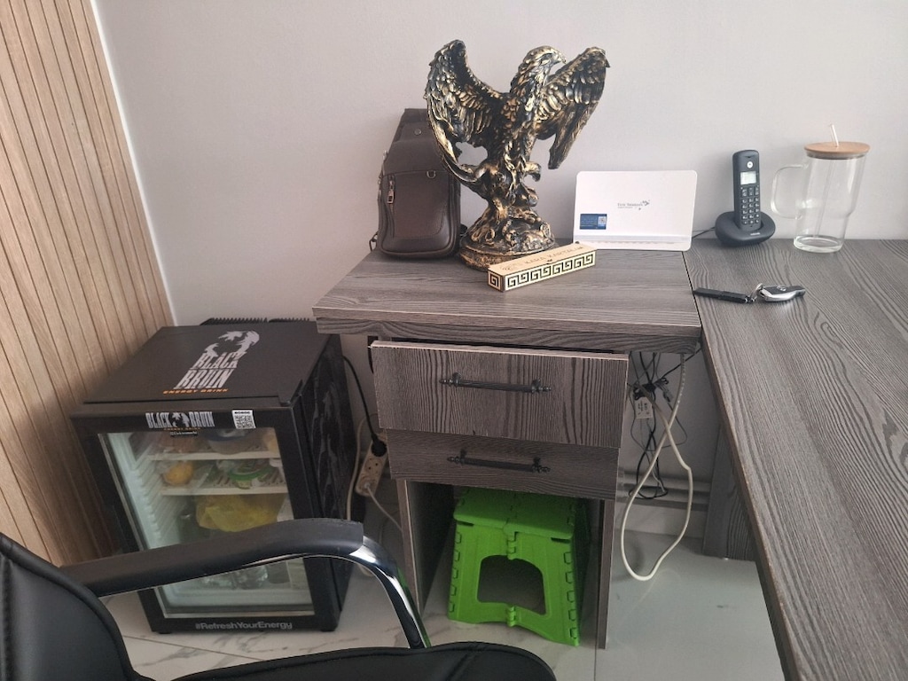 ofis mobilyası 4 ay kullanildi - 6