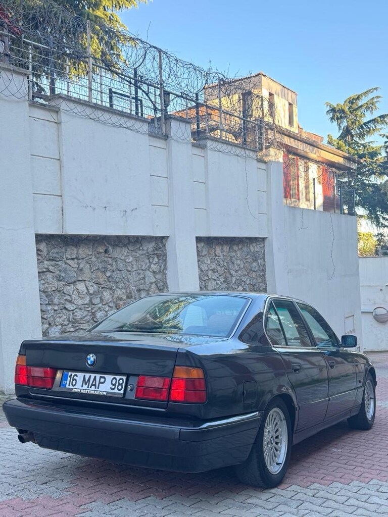 Acill !.. BMW E34 520i '93 DiamantSchwarz M50B20 Manuel Business - 11