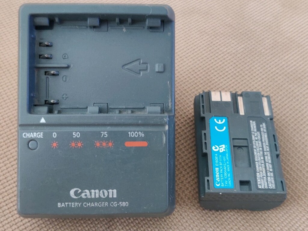 Canon CG-580 Şarj Cihazı ve Canon BP-511A Pil. - 2