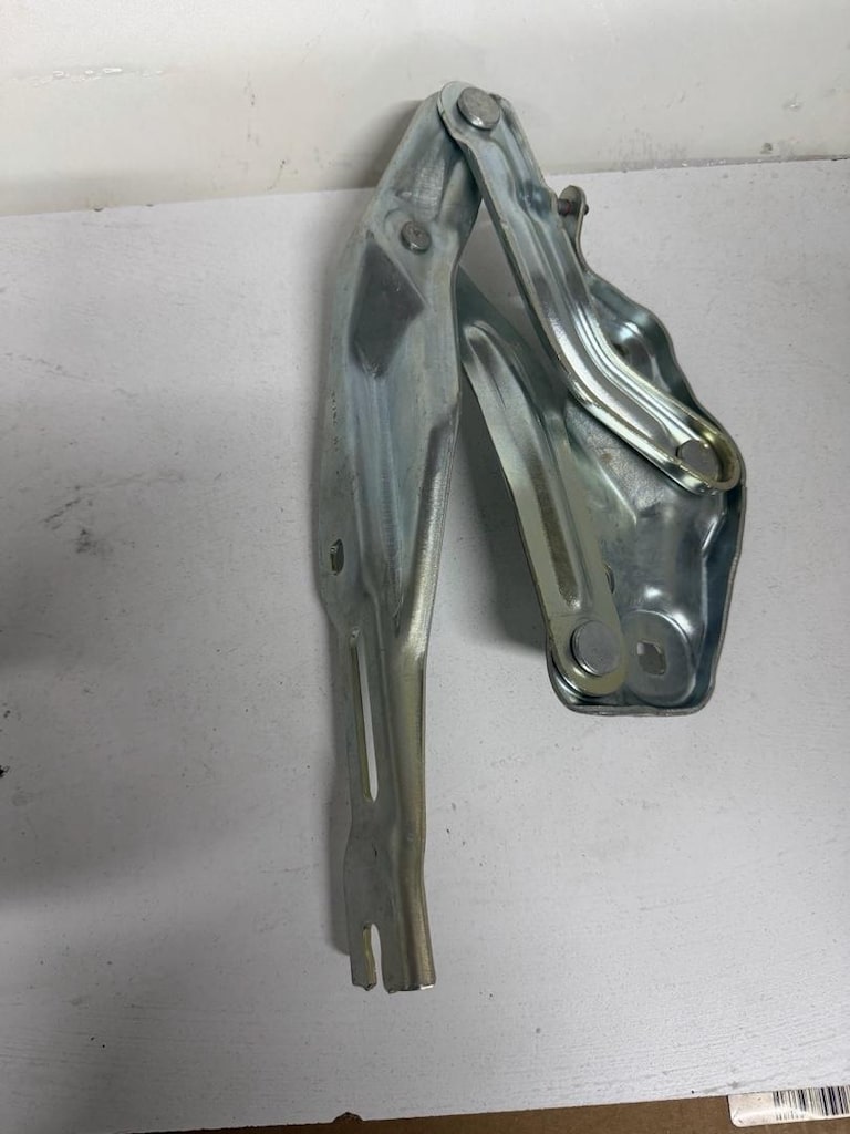 Skoda kamiq scala sol motor kaput menteşesi sıfır orijinal 654823301 - 2