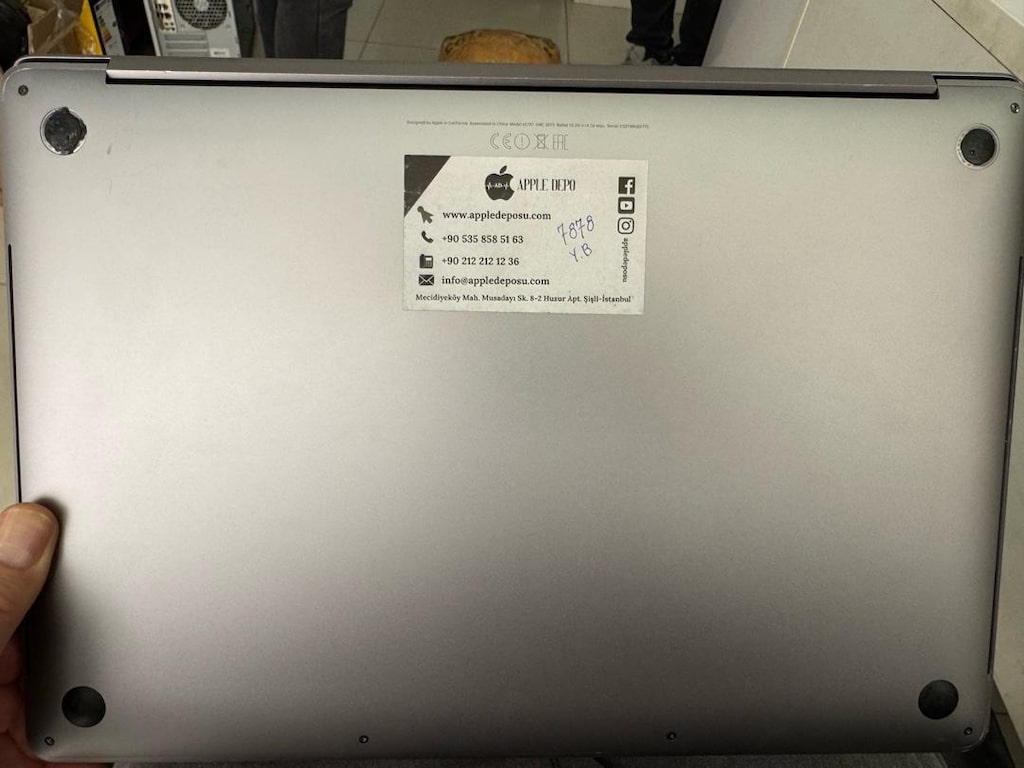 MacBook Pro i7 16/256 - 8