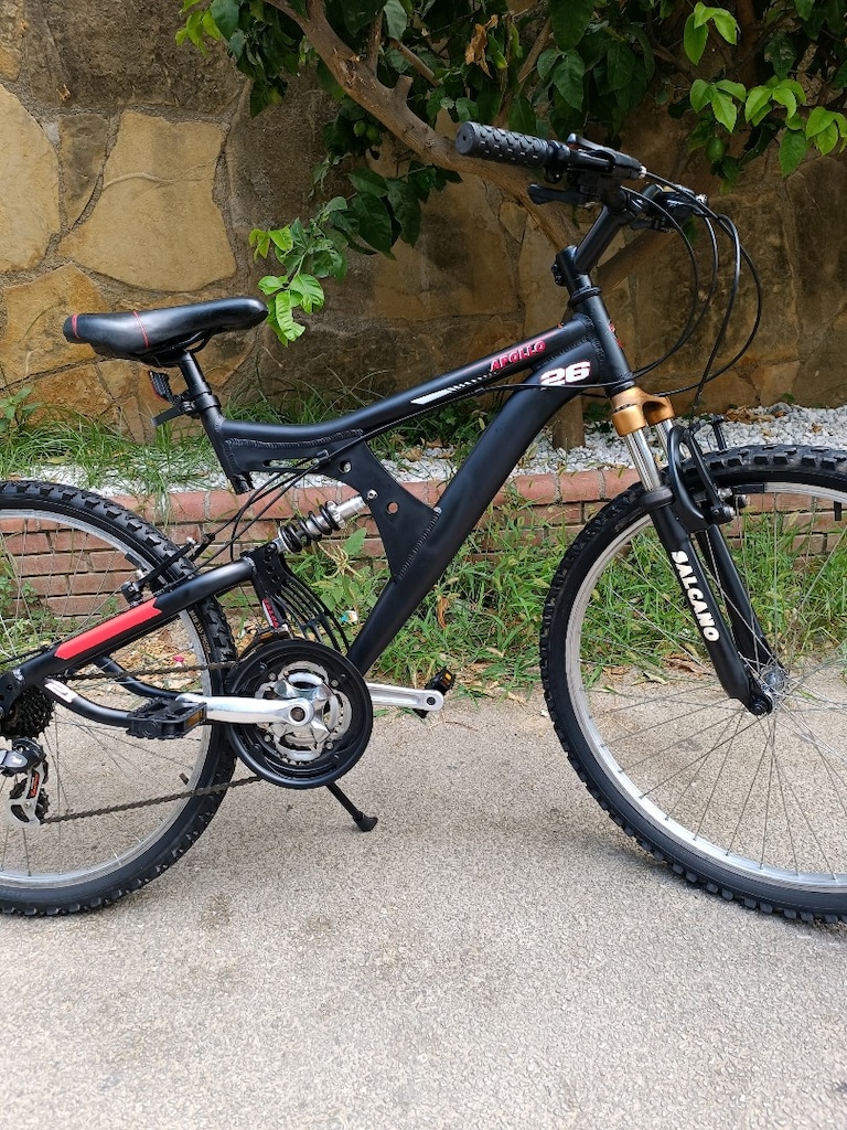 Teker 26. Aluminyum. Shimano 21 hız. 2 amortisör. Sorunsuz ve temiz. - 2