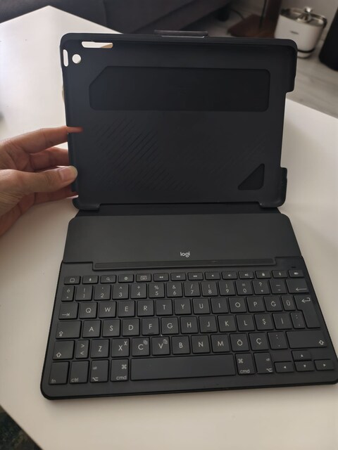 İPAD AİR 2 - LOGİTECH BLOETOOTH KLAVYELİ KILIF