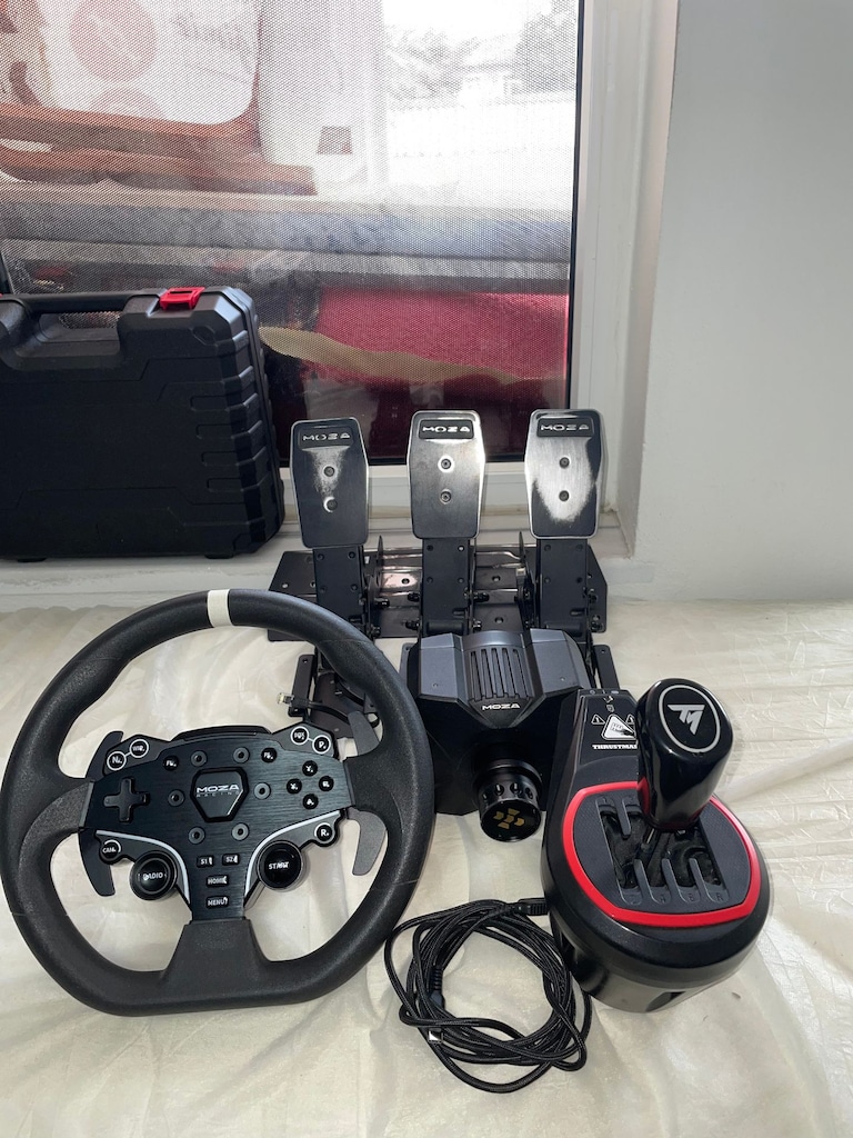 Moza R3 Direct Drive Direksiyon Seti + Debriyaj Pedalı + th8 - 2