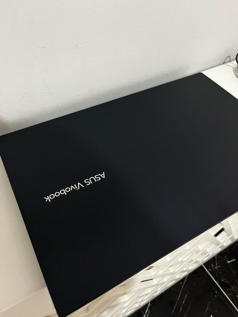 ASUS Vivobook laptop - 6