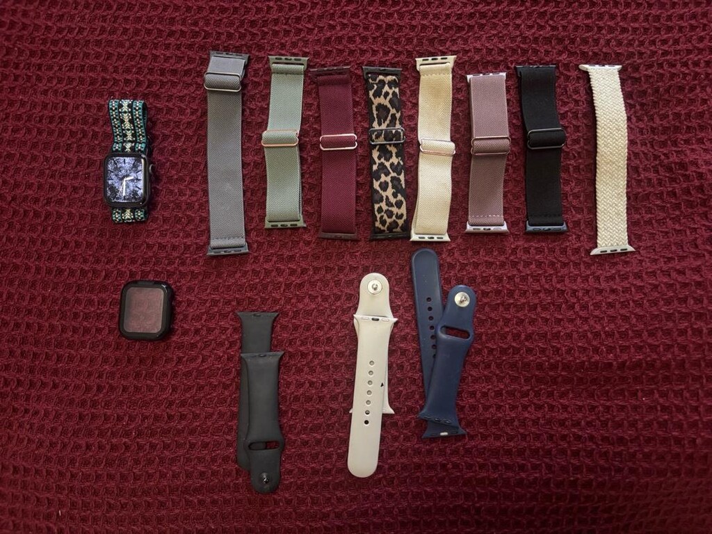 Apple Watch SE 1. Nesil 40mm + Kutu + 12 Kordon + Ekran Koruyucu - 3