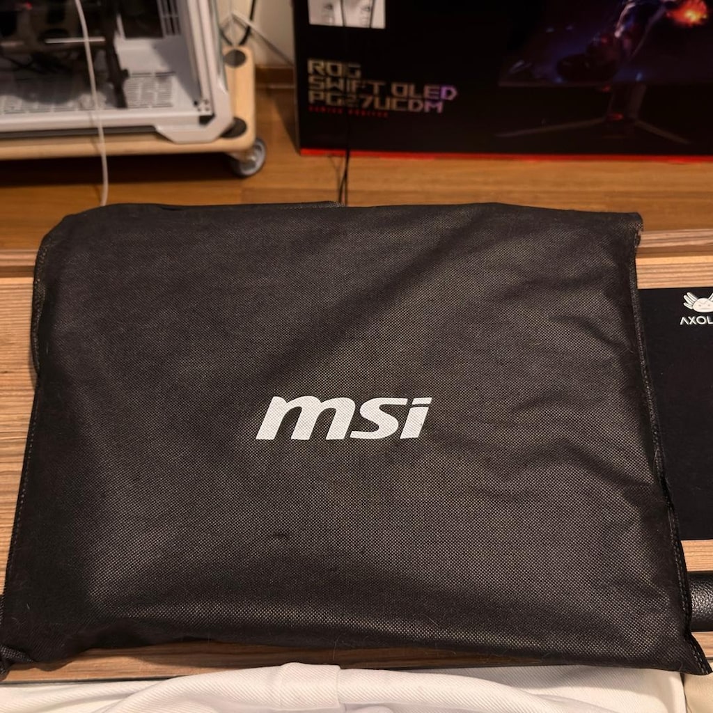 Msi Raider A18HX 9. Nesil Ryzen 9 9955HX3D-RTX5090 24Gb-64Gb-2Tb Ssd-1 - 17