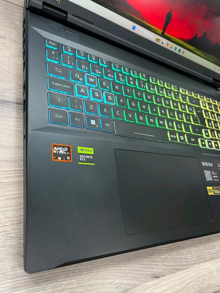 TEMİZ SORUNSUZ ACER NİTRO 18 LAPTOP - 2