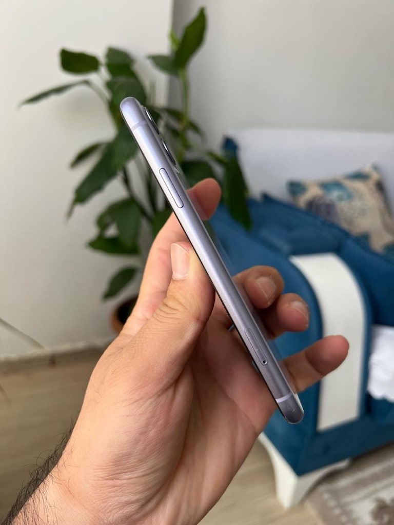 iPhone 11 64 GB Pil %100 Orjinal TR Cihaz - 9