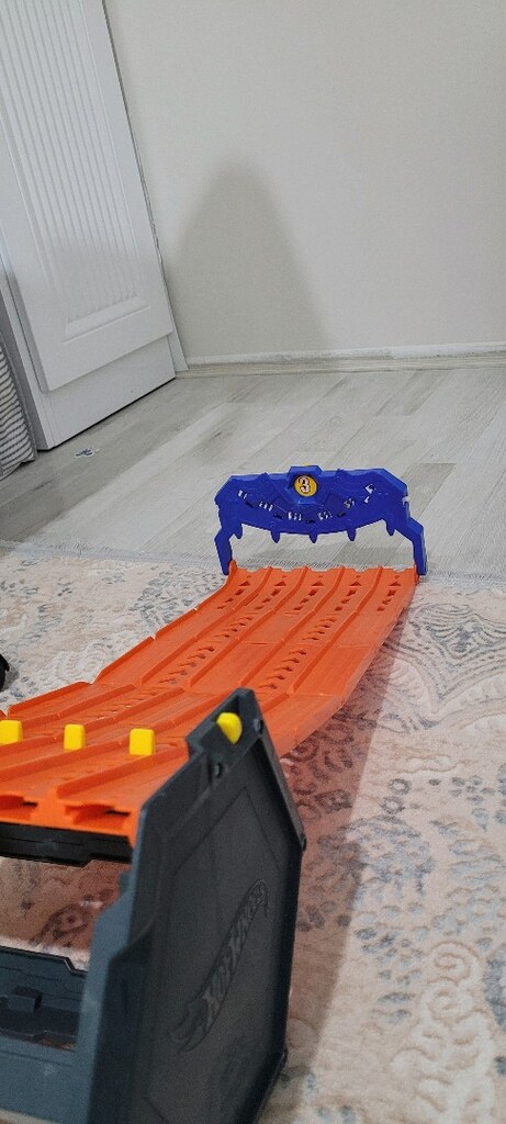 Hot Wheels Kıvrılan yarış pisti 5 şeritli - 2