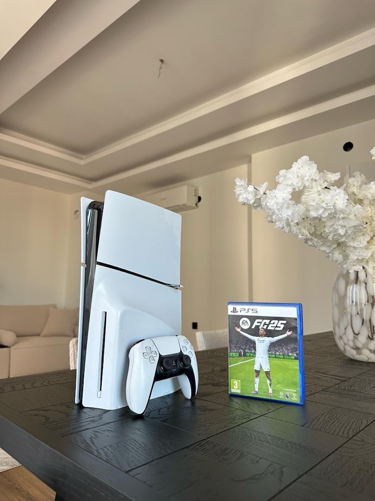 PLAYSTATİON 5 PS5 SLİM SIFIR AYARINDA