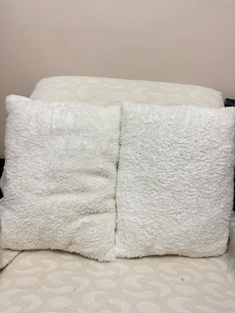 2 Adet Kırık Beyaz Peluş Dekoratif Kırlent - 2