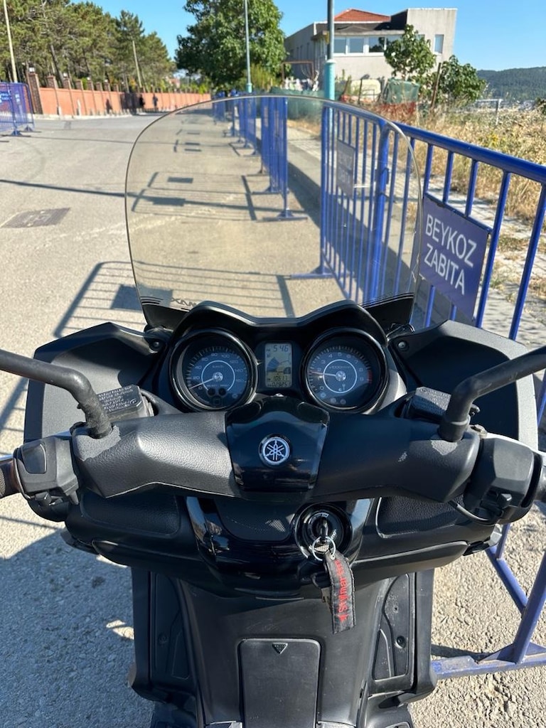 YAMAHA XMAX 250 - 9