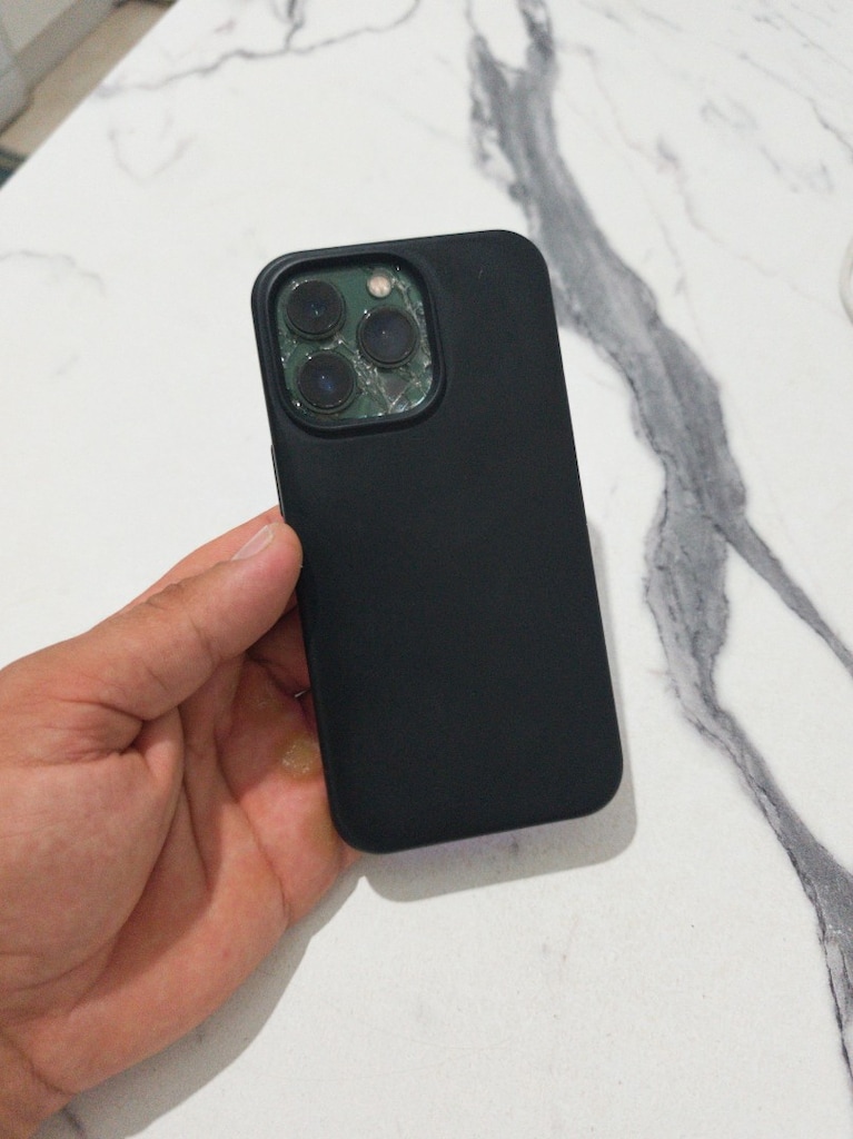iPhone 13 pro ful orjinal deyisen yok pil 75 günü rahat çıkarıyor 25 - 7