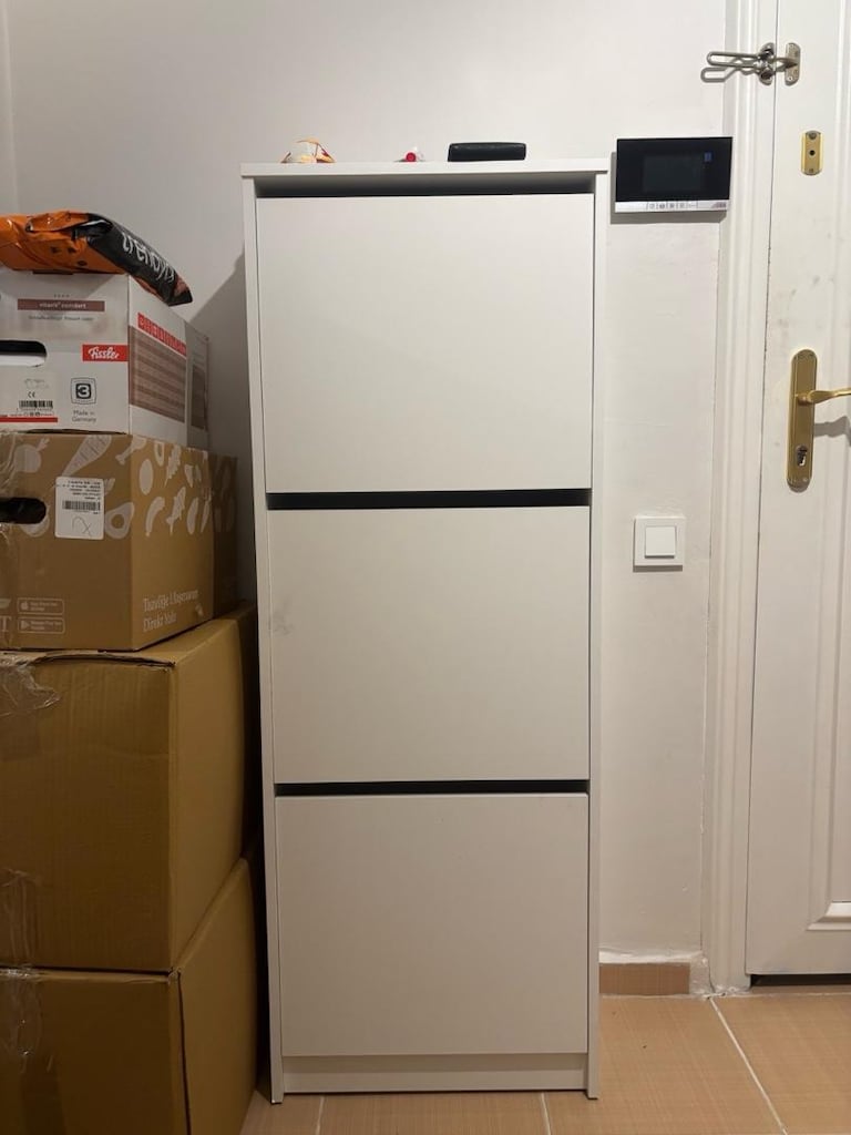ikea ayakkabılık ve saklama dolabı