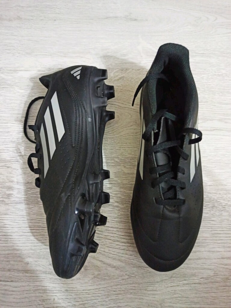 Adidas krampon - 2