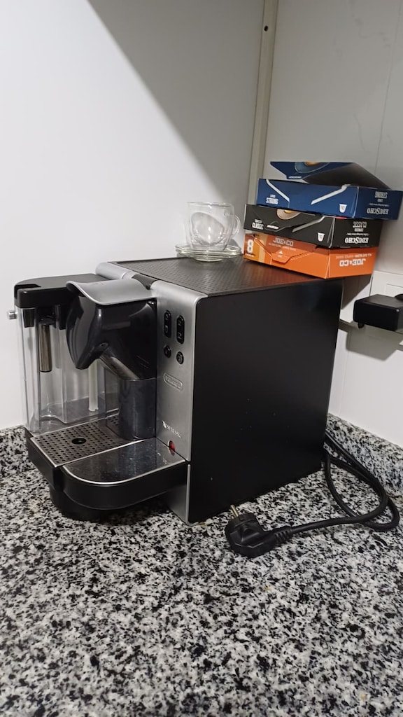 Delonghi Nespresso Süt Köpürtücülü Kapsül Kahve Makinesi - 4