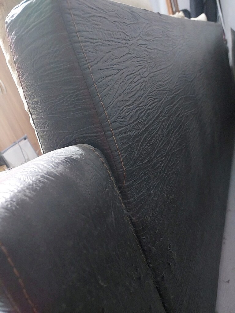 3 lü koltuk.. çok sağlam rahat büyük sadece yanlarda kedi tırmalama va - 8