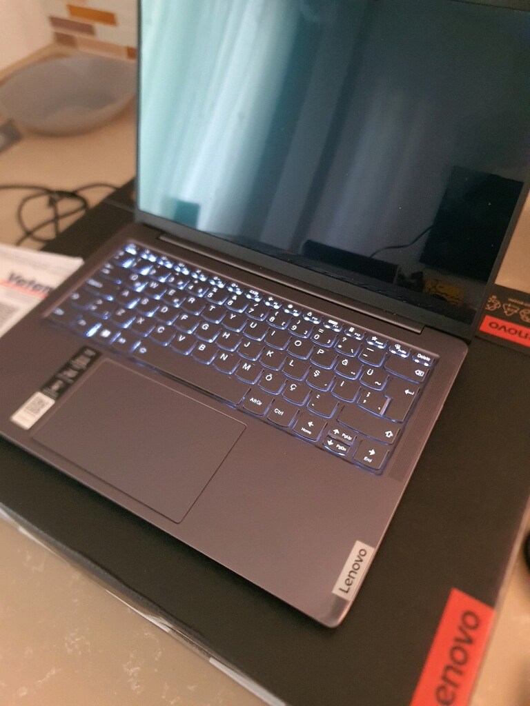 Lenovo Yoga Slim 6 14IAP8 dizüstü bilgisayar - 9