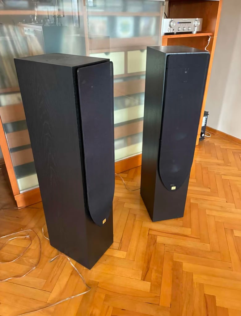 JBL Kule Tipi Hoparlör - 4