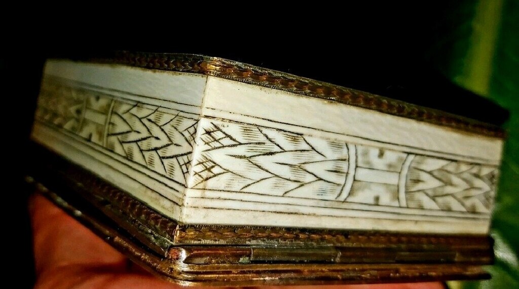PRIVATE COLLECTION ANTIQUE LUXURY BOHEM SET - 5