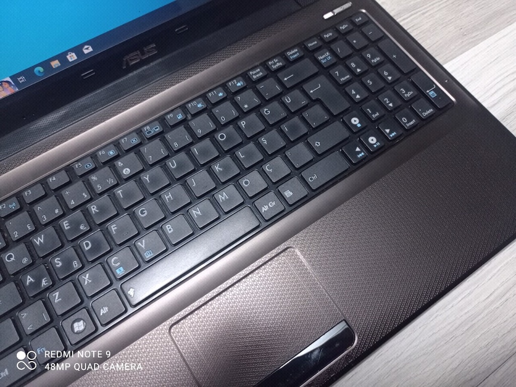 Dizüstü Bilgisayar Asus - 4