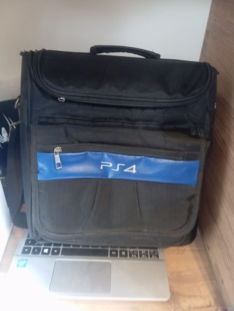 PS4 TAŞIMA ÇANTALARI SON 2 ADET TANE 2000TL.. - 2