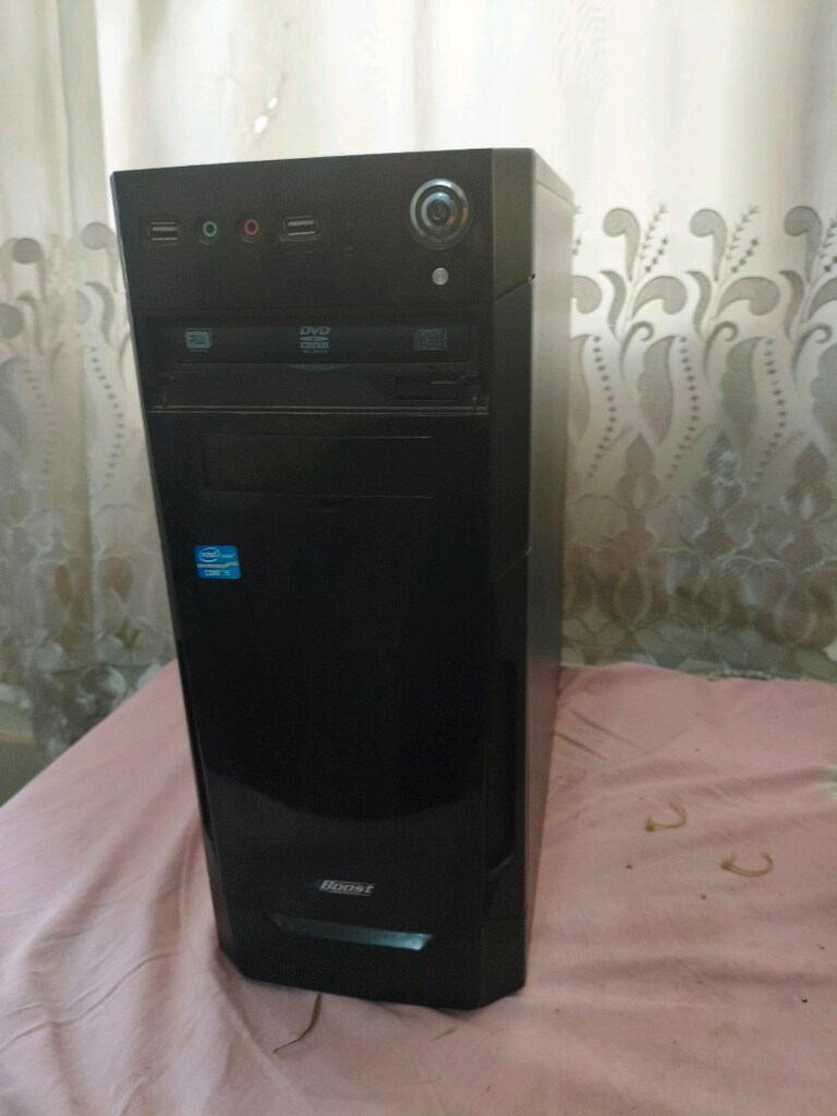 İ5 3570 3.80 GHz 8 GB ram 4 GB harici ekran kartı 4+4 çekirdekli i - 2