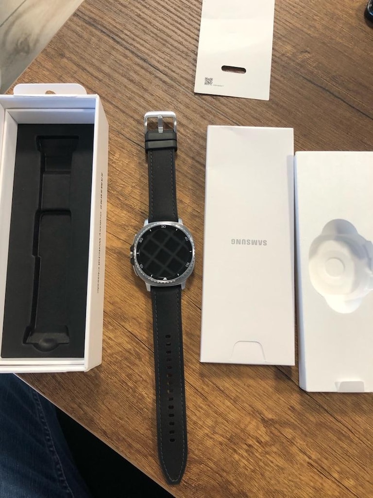 Samsung Galaxy Classic Watch 8 - 2