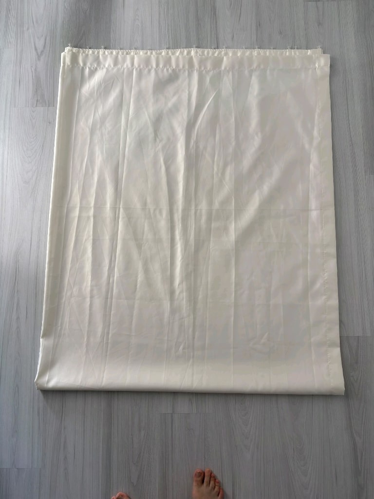 Dolap, vestiyer, 4 halı, 2 tül, 4 güneşlik, masa, 2 sandalye, tabure - 13