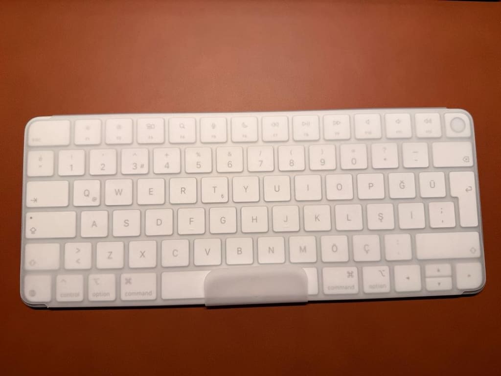 Apple Magic Keyboard (Touch ID'li) - Neredeyse Sıfır / Faturalı - 3