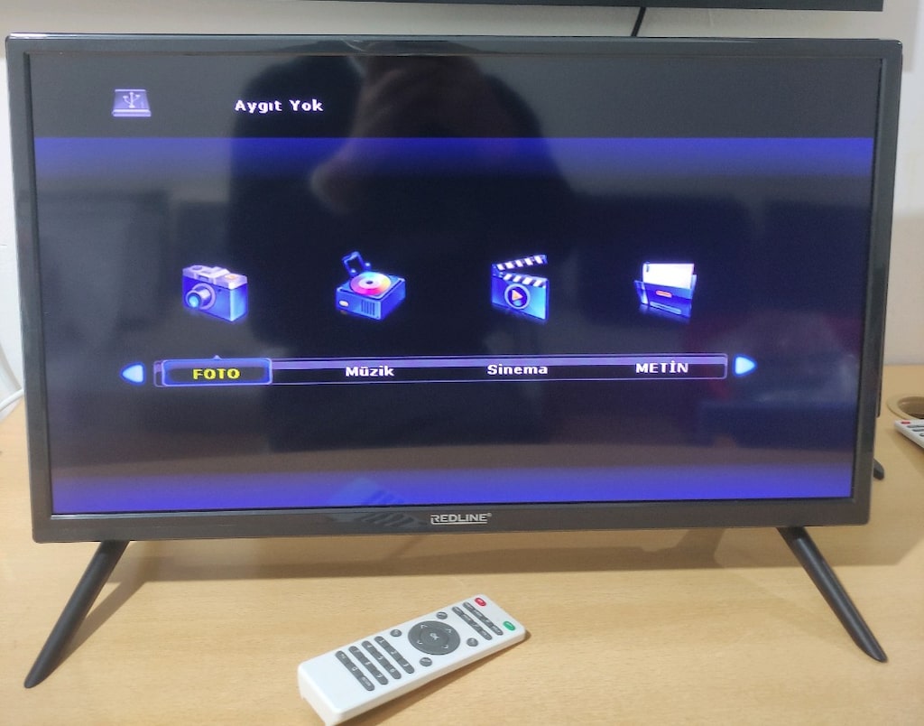 LED televizyon 24 inç 62 ekran Redline 12 -220 volt özellikli 2.el - 3